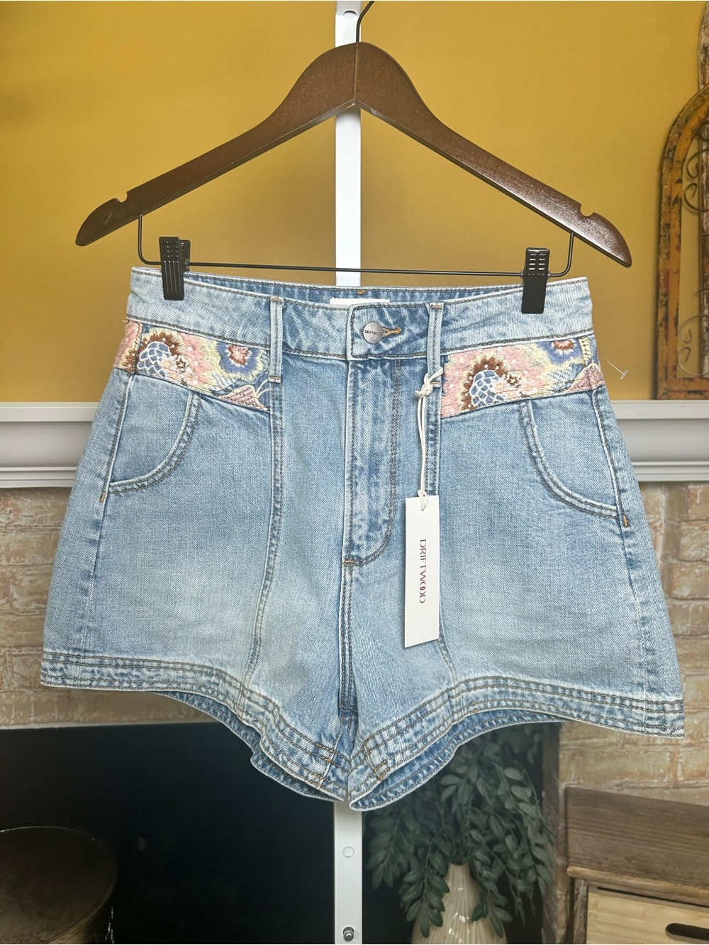 Driftwood Phoebe Romantic Rhapsody Embroidered Denim Shorts NWT festival - Picture 3 of 16